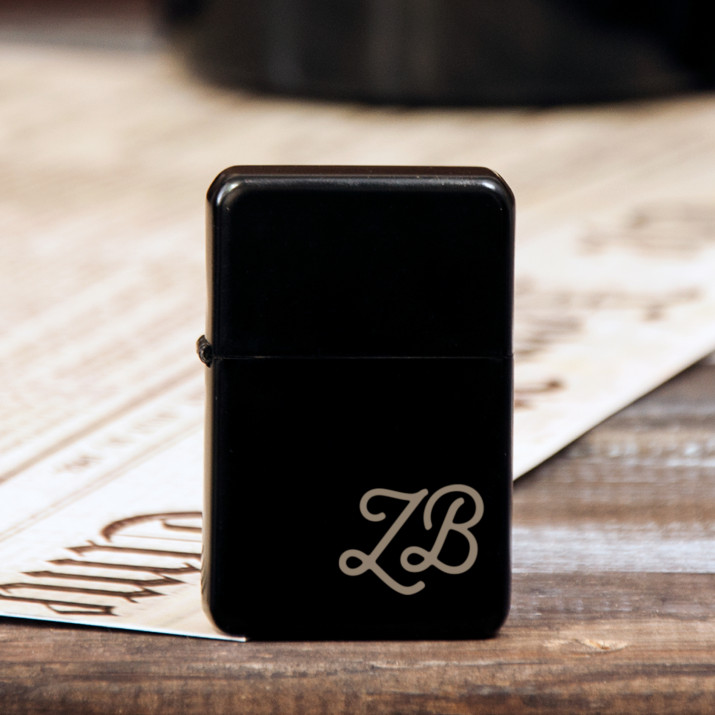 Initialen - Feuerzeug mit Gravur